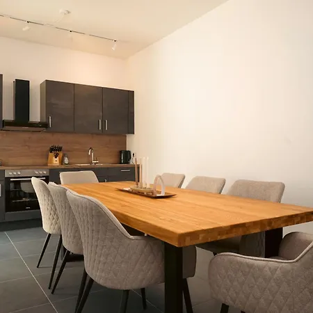 Wohnkultur - Industrial Apartment, Zentrum, Parkplatz *